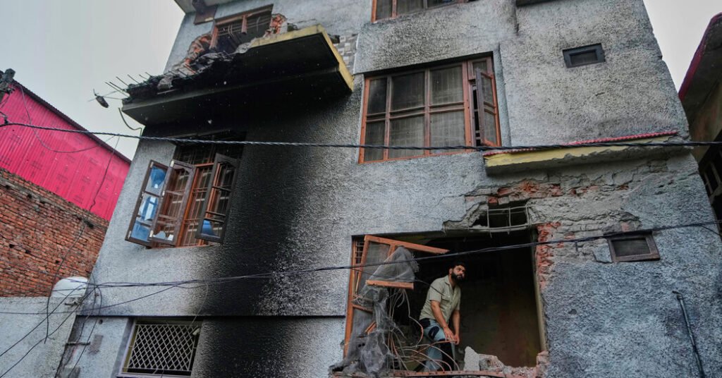 Overnight Clashes Strain Diplomacy Efforts for India and Pakistan