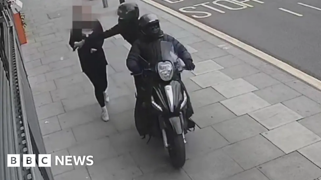 Apple and Google clash with police and MPs over phone thefts