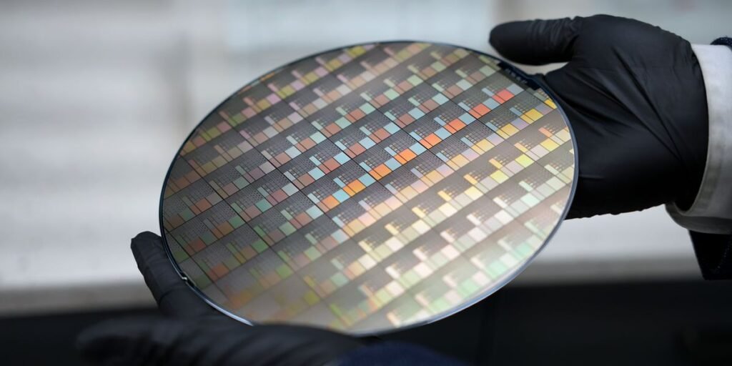 Low-Temp 2D Semiconductors: A Chipmaking Shift