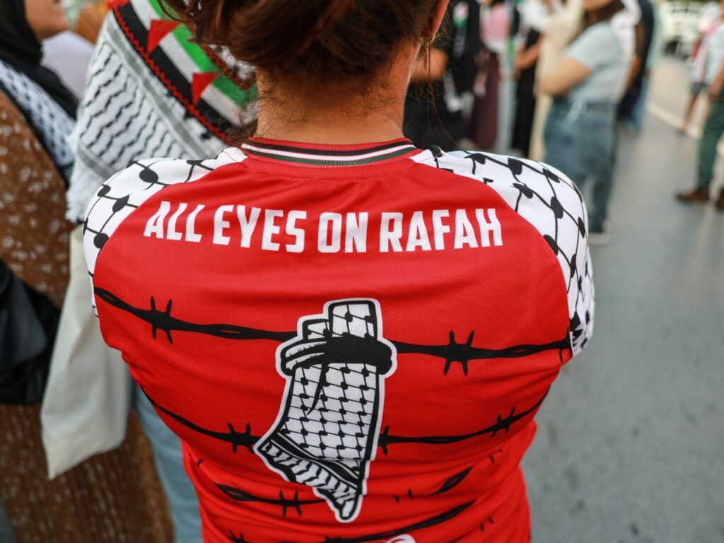 Starving Palestinians pepper-sprayed at GHF aid site in Gaza, video shows | Israel-Palestine conflict News