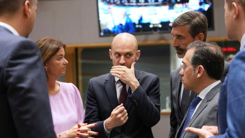 Iran, European powers hold first direct nuclear talks since airstrikes as UN deadline nears