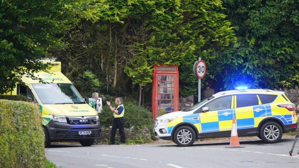UK police launch manhunt after anti-migrant protest turns violent in Epping