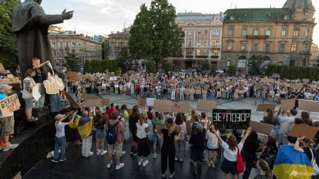 Ukraine moves to restore power of anti-graft agencies