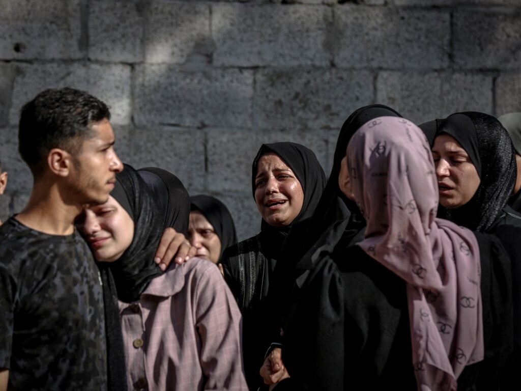 Israel intensifies Gaza City attacks, forcing starving Palestinians to flee | Israel-Palestine conflict News