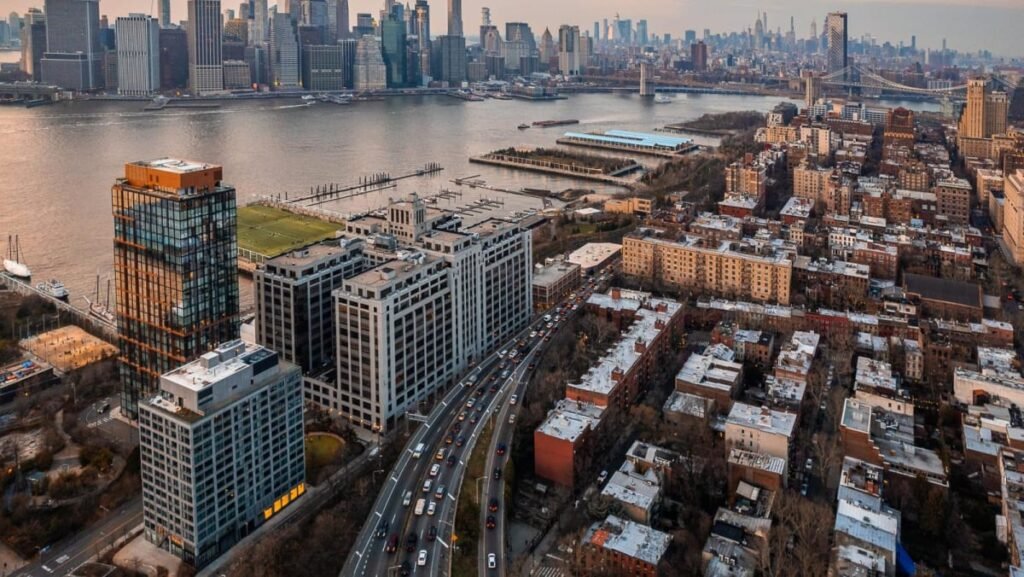 Brooklyn lounge shooting leaves 3 dead, 8 hurt; police seek multiple suspects