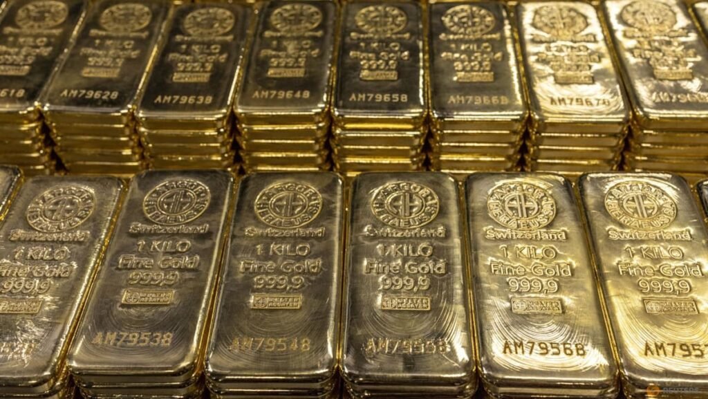 Gold rushes to record high above US$3,500 on US rate cut expectations