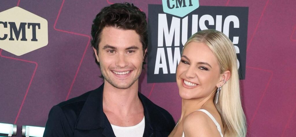 Kelsea Ballerini & Chase Stokes Split Linked To ‘Raging Jealousy’