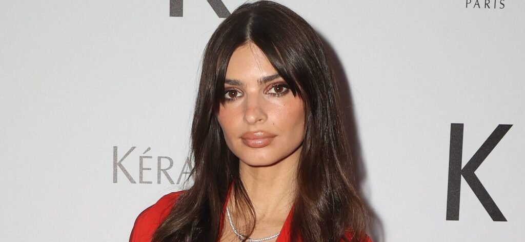 Emily Ratajkowski Praised After Victoria’s Secret Runway Debut
