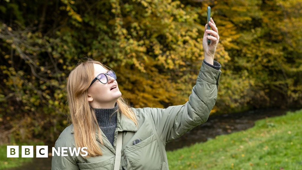 First UK phones to get satellite connectivity in signal blackspots announced