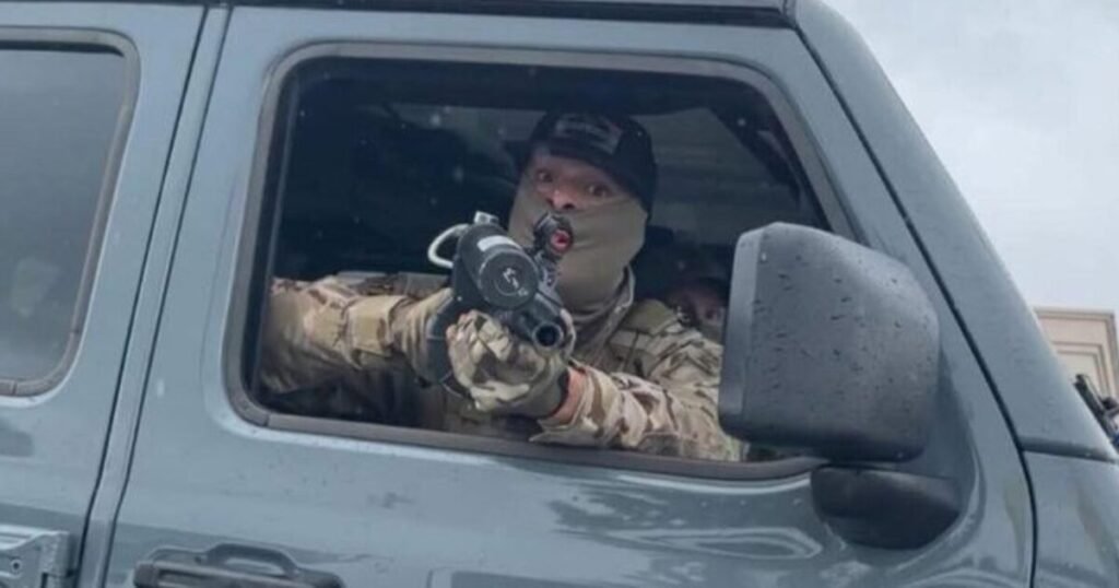 “We Aren’t Playing”: DHS Responds to Sen. Chris Murphy Attacking Federal Agents Over Photo Showing Border Patrol Officer Pointing Weapon at Illinois Driver Attempting to Ram Vehicle | The Gateway Pundit