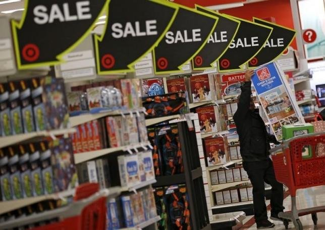 Black Friday Shoppers Prepared To Take On Debt