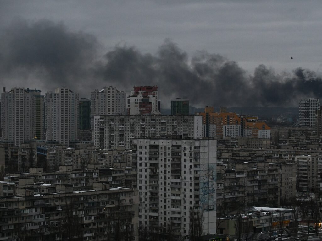 Russia hammers Ukraine’s capital ahead of Trump-Zelenskyy meeting | Russia-Ukraine war News