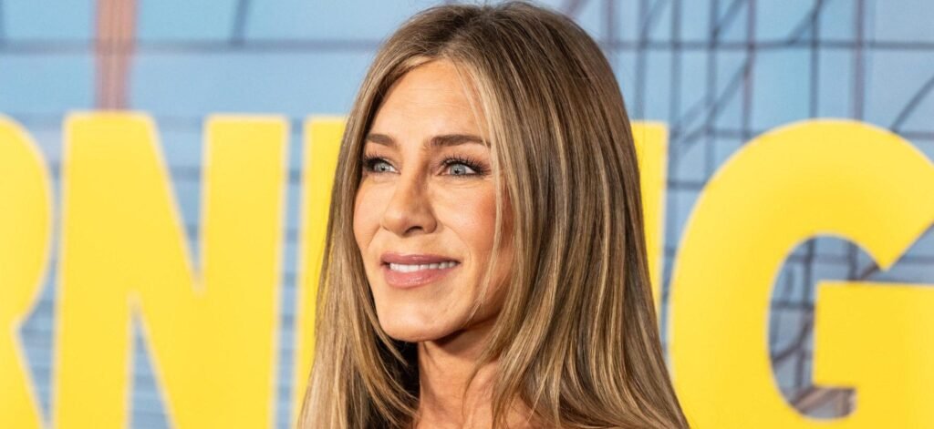 Jennifer Aniston ‘Happy’ To Spend The Holidays With Hypnotist Boyfriend