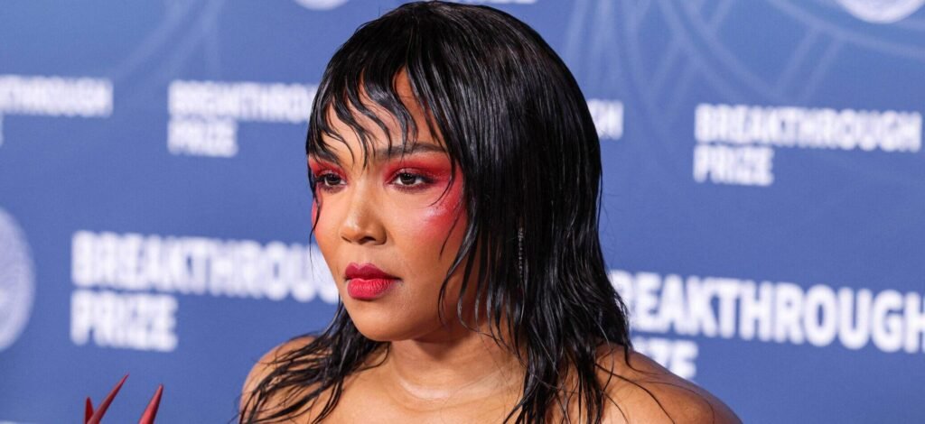Lizzo Screams ‘Mind Your Business’ At Body Shamers