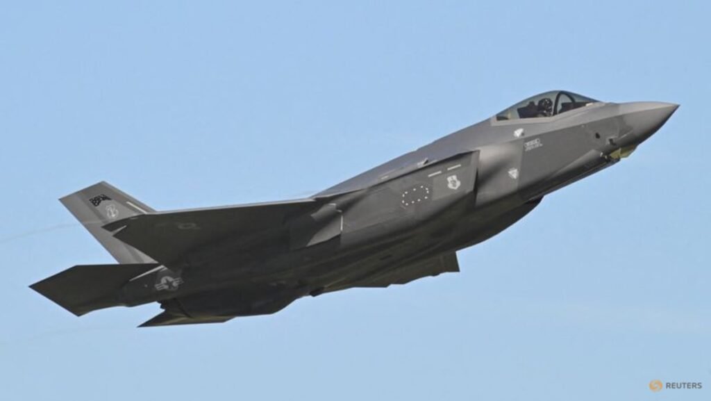 US arrests ex-Air Force pilot for training Chinese military