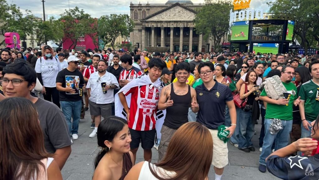 South Korea’s football fans feeling the love from Mexicans at World Cup as the two nations prepare to face off