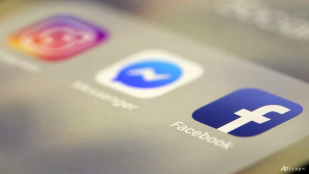 Facebook and Instagram suffer global outage