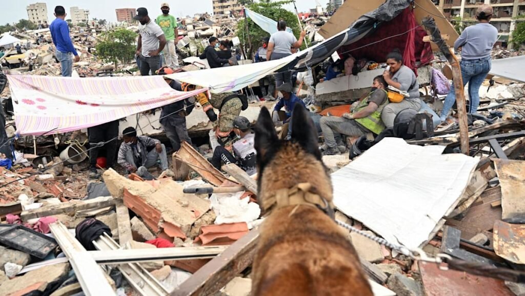 Families demand help with recovering Venezuela’s quake victims