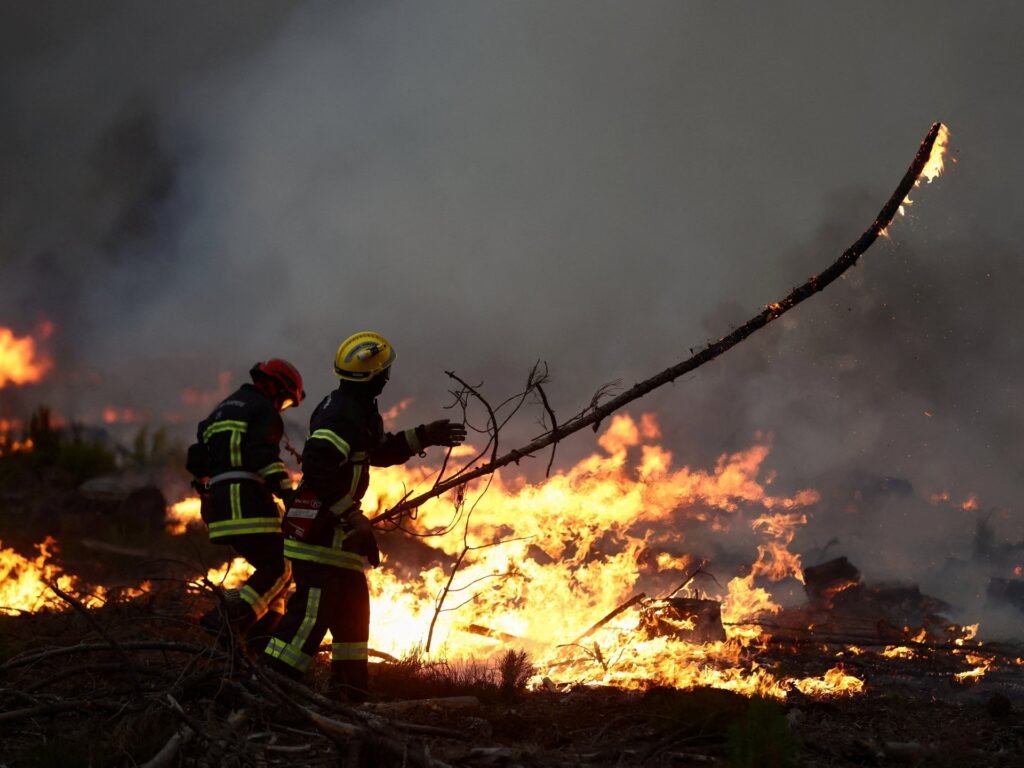 More than 360,000 evacuated as wildfires rage in France and Spain | Climate Crisis News