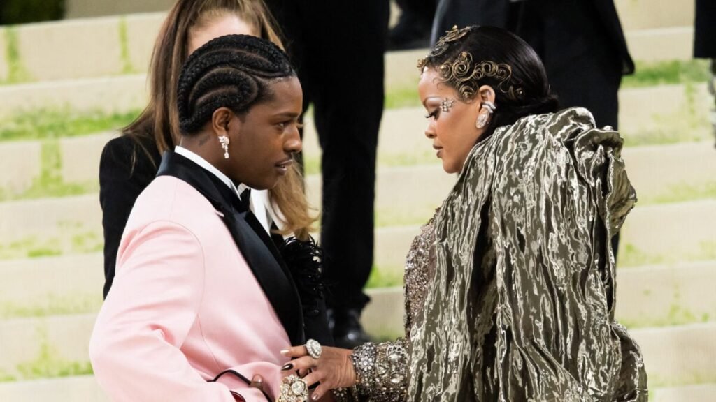 Fans Praise A$AP’s Response To Rihanna’s Twerk: