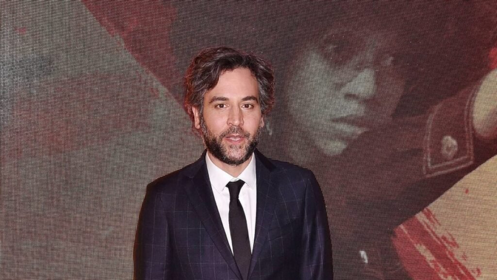 Josh Radnor Says ‘HIMYM’ Cast Is No Longer Close