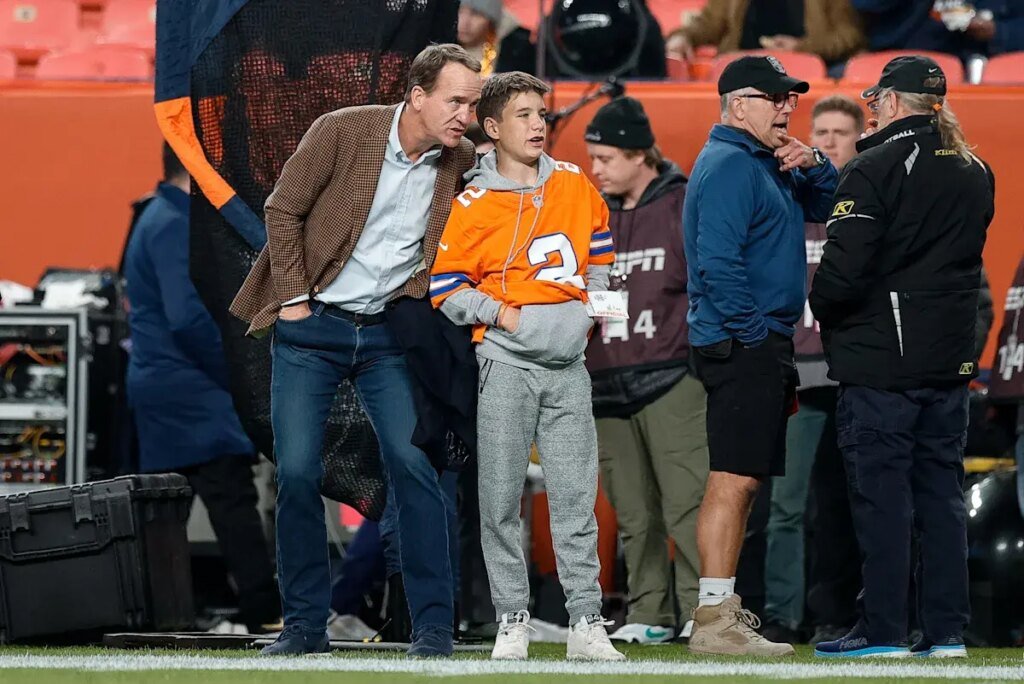 Manning Follows Family Tradition With High School Football Debut