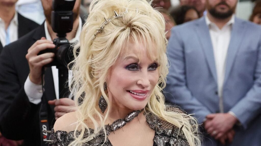 Dolly Parton’s Surprising ‘3 To 5 Hour’ Sleep Routine Revealed