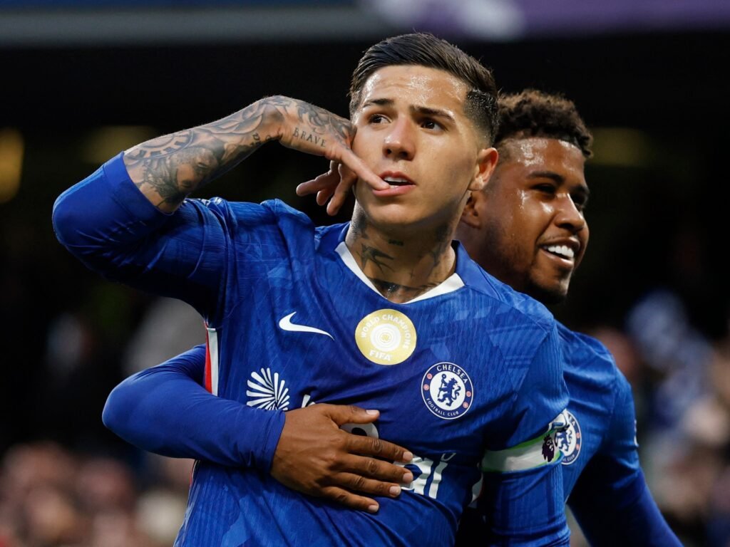 Fernandez transfers to Man City from Chelsea in joint British record fee | Football News