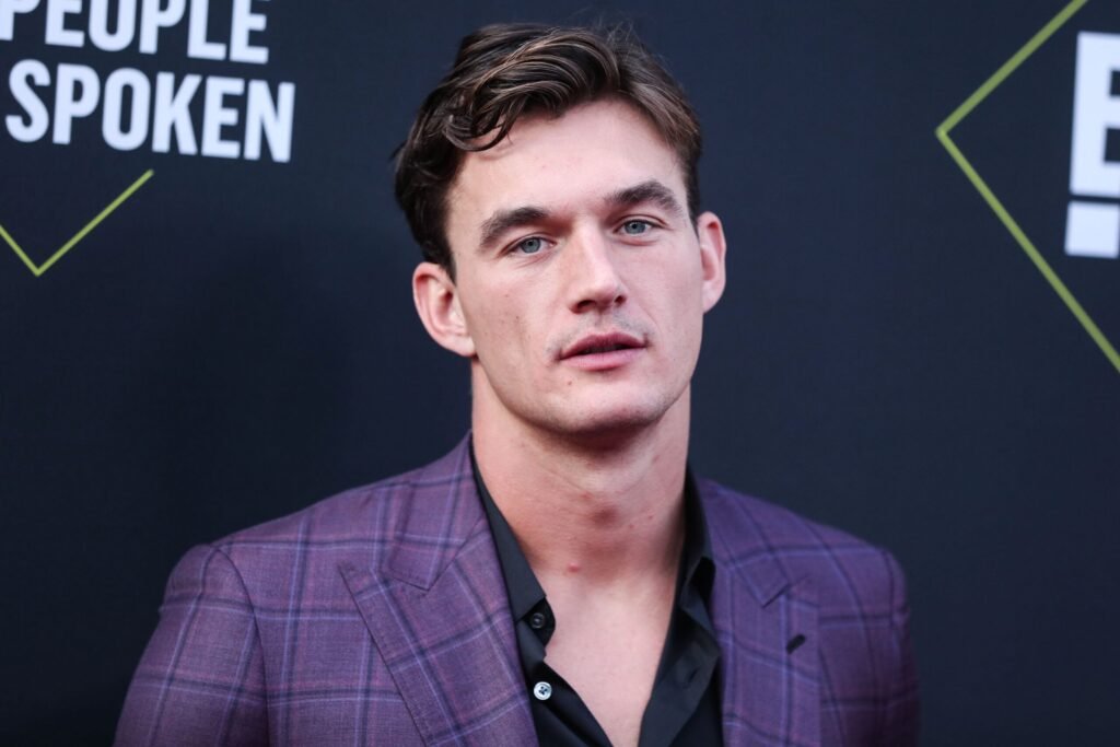 Tyler Cameron Joins The ‘Dancing With The Stars’ Ringer Debate
